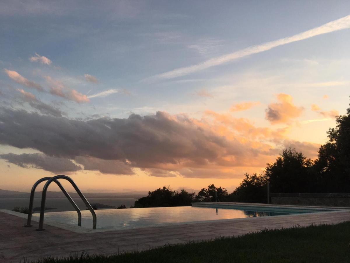 Di Colle In Colle - Country House With Private Pool Tuoro sul Trasimeno Bagian luar foto